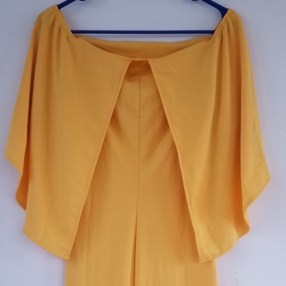 Off shoulder cape dress - Picture 2 of 3